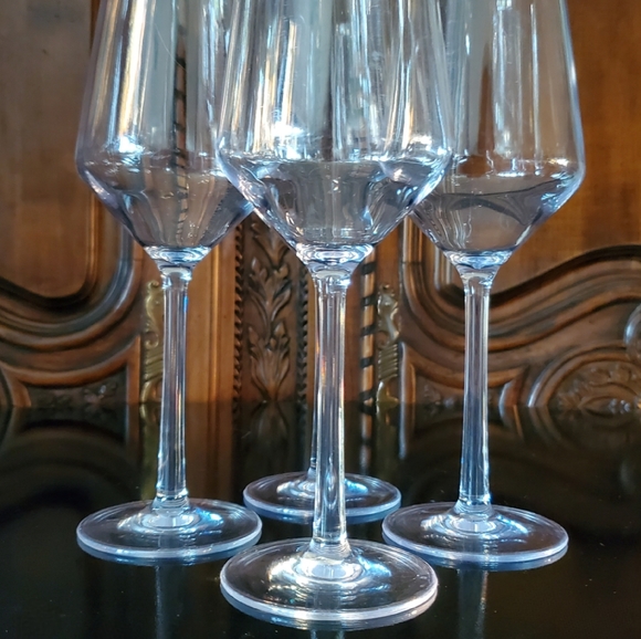 (5pc) 11oz🍷9 1/4" Clear Wine Glass & 1 Pink Metal 2 Handle Bucket - Picture 7 of 16